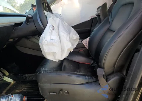 2023 Tesla Model Y z USA, uszkodzony, nr VIN 7SAYGDEE6PA213542